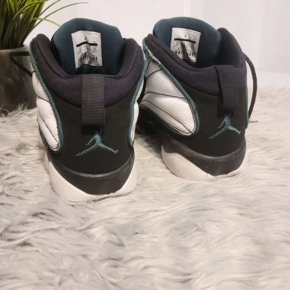 Jordan 13 Sneakers - Picture 4 of 6